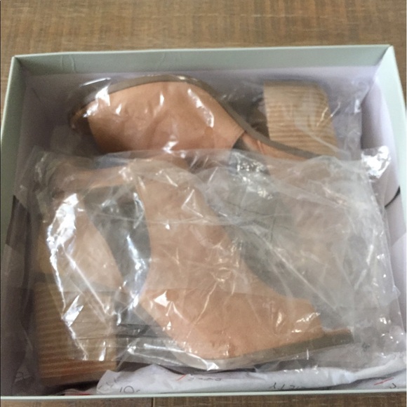 Sole Society Tan Peep Toe Heels - Picture 5 of 7